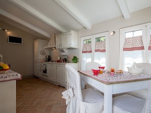 Cottage | Private kitchen - Belvilla by OYO Limonaia (Cortona)