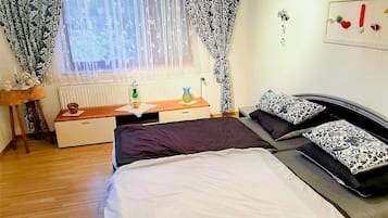 Căn hộ | 3 phòng ngủ, bộ trải giường