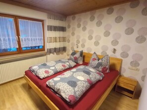 Hus | 2 sovrum och unika möbler