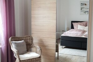 Apartment | 2 bedrooms, individually furnished, iron/ironing board - Lovely Apartment in Hesse (Berkatal)