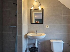 House | Bathroom - Well-equipped Holiday Home With Terrace (Stavelot)