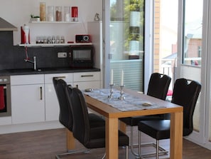 Apartment | Private kitchen | Toaster - Beach Apartment With sea Views (Glowe)
