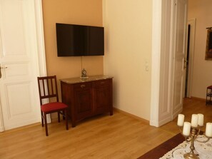 Apartment | 2 bedrooms, individually furnished, iron/ironing board - Amazing Apartment in Gorlitz (Görlitz)