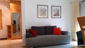 Living area - Cosy Holiday Home With Garden (Titisee-Neustadt)