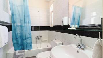 Basic Studio | Bathroom