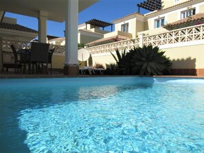 Maison | Piscine | Piscine couverte, piscine extérieure
