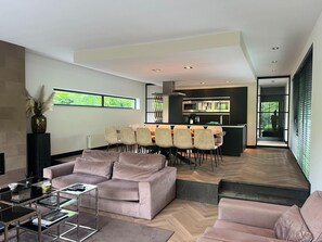 Villa | Living area