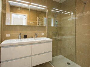 Apartment | Bathroom - Apartment in Belgium With Sea View Terrace (Middelkerke)