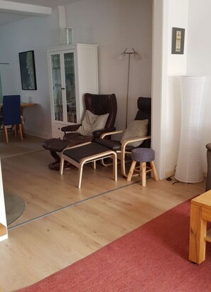 House | 3 bedrooms, individually furnished, iron/ironing board