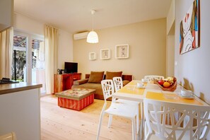 Apartment | Dining - Comfortable Apartment With Private Terrace (Fazana)