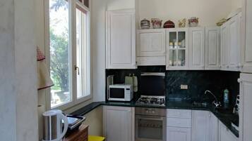 Villa | Private kitchen | Toaster