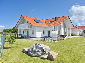 Exterior - "seeadler" Modern Retreat (Trent)