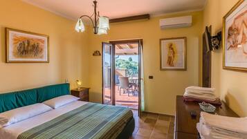 Villa | 4 bedrooms, individually furnished