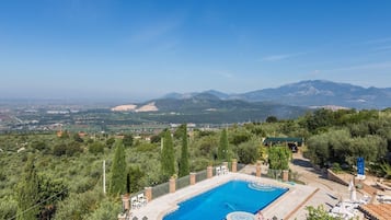 Villa | Pool | Indoor pool, outdoor pool