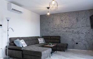 Living area - Villa Barbara Comfortable Holiday Residence (Svetvincenat)