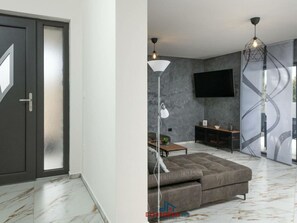 Villa - Villa Barbara Comfortable Holiday Residence (Svetvincenat)