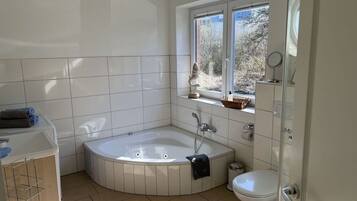 Apartment | Bathroom | Towels