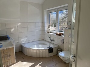 Apartment | Bathroom - Holiday Home Salt Meadow House (Kosel)