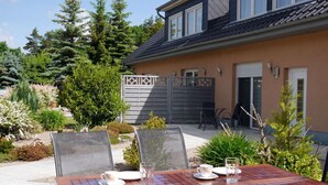 Outdoor dining - Holiday Flat at the Schuniglhof (Ganzlin)