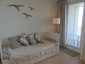 Apartment | 2 bedrooms, individually furnished - Coastal Comfort With Views (Nieuwpoort)