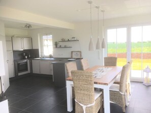 Private kitchen - "baltic Sea Breeze" Modern Retreat (Dranske)