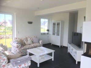 Living area - "baltic Sea Breeze" Modern Retreat (Dranske)