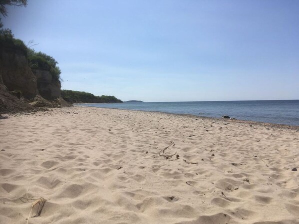 Beach nearby - "baltic Sea Breeze" Modern Retreat (Dranske)