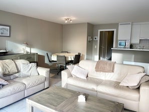 Apartment | Living room - Apartment in Nieuwpoort Near the Beach (Nieuwpoort)