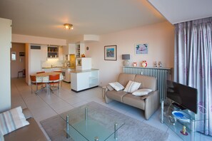 Apartment | Living area - Studio Near the Casino Square (Middelkerke)