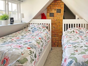House | 2 bedrooms, individually furnished