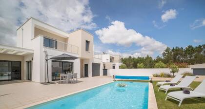Modern Holiday Home With Private Outdoor Pool