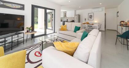 Modern Holiday Home With Private Outdoor Pool