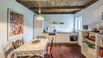 Apartment | Private kitchen | Oven, electric kettle, toaster, high chair