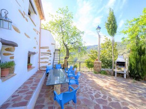 Dining - Rustic Mountain Stay, Laroya (Laroya)