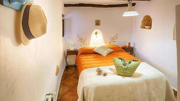 House | 3 bedrooms, individually furnished, bed sheets