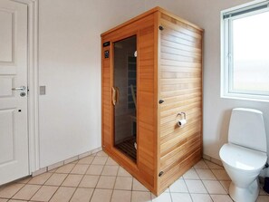 Bathroom - 6 Person Holiday Home in Tarm (Tarm)