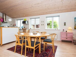House | Dining - 6 Person Holiday Home in Tarm (Tarm)