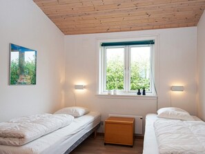 Room - 6 Person Holiday Home in Tarm (Tarm)