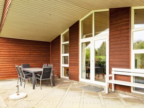 House | Dining - 6 Person Holiday Home in Tarm (Tarm)