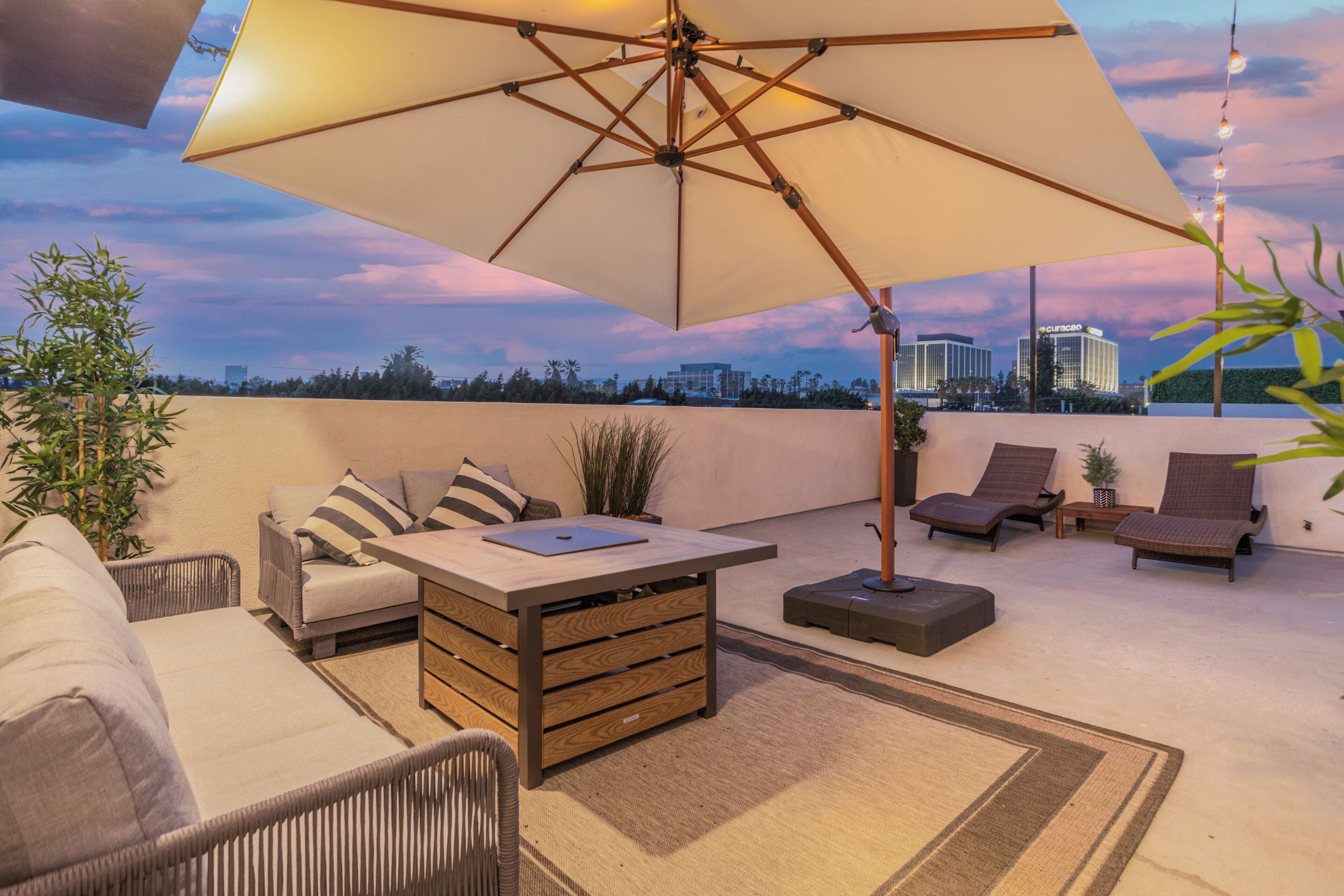 LA Cityscapes views w/ Rooftop, New construction and Fresh Stylish Furnishings.