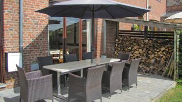 House | Outdoor dining