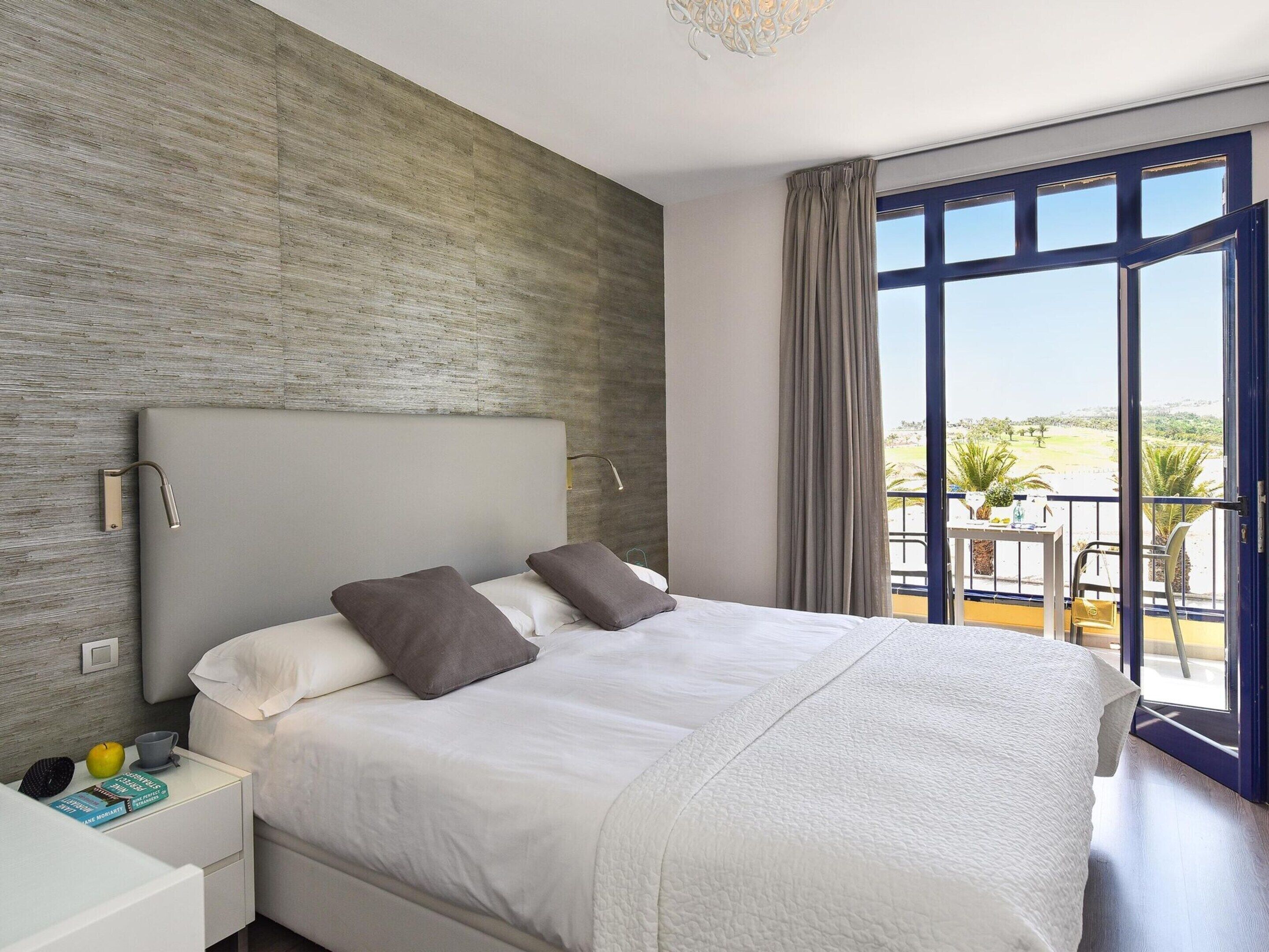 2 bedrooms, individually furnished, bed sheets