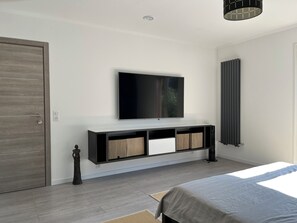 4 makuuhuonetta, silitysrauta/-lauta, Wi-Fi, vuodevaatteet