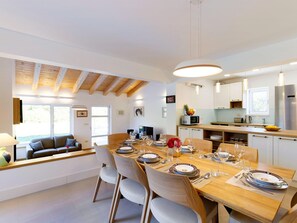 Villa | Privat køkken | Højstol