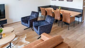 House | Dining