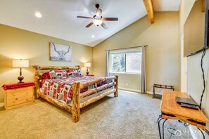 4 bedrooms, desk, iron/ironing board, WiFi