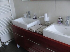 單棟房屋 | 浴室