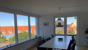 House | Dining - 8 Person Holiday Home in Allinge (Allinge)