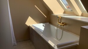 House | Bathroom - 8 Person Holiday Home in Allinge (Allinge)