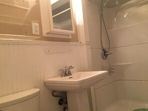 Dusche, Handtücher, Seife, Toilettenpapier